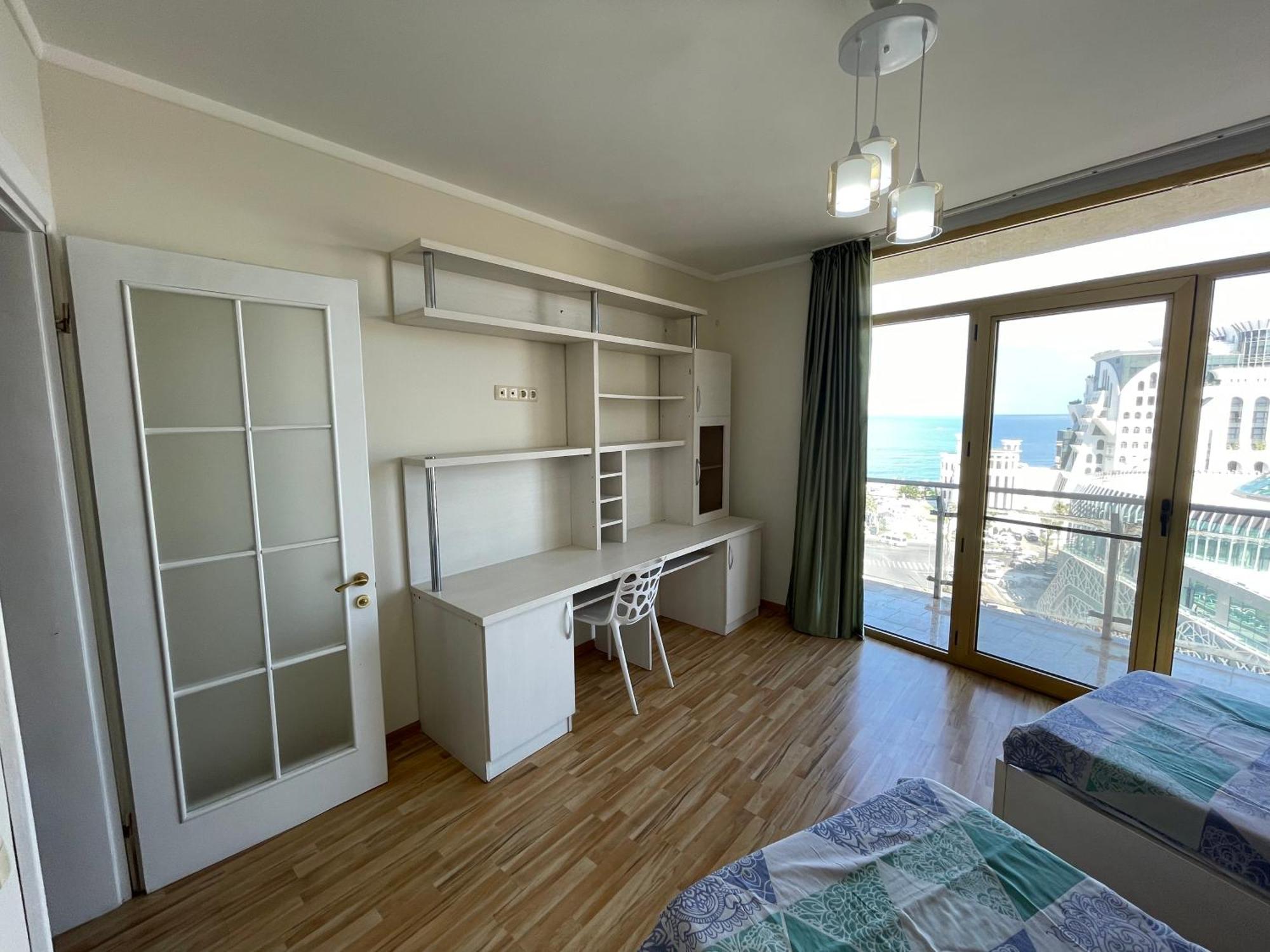 Sea View Apartment Batumi Bagian luar foto
