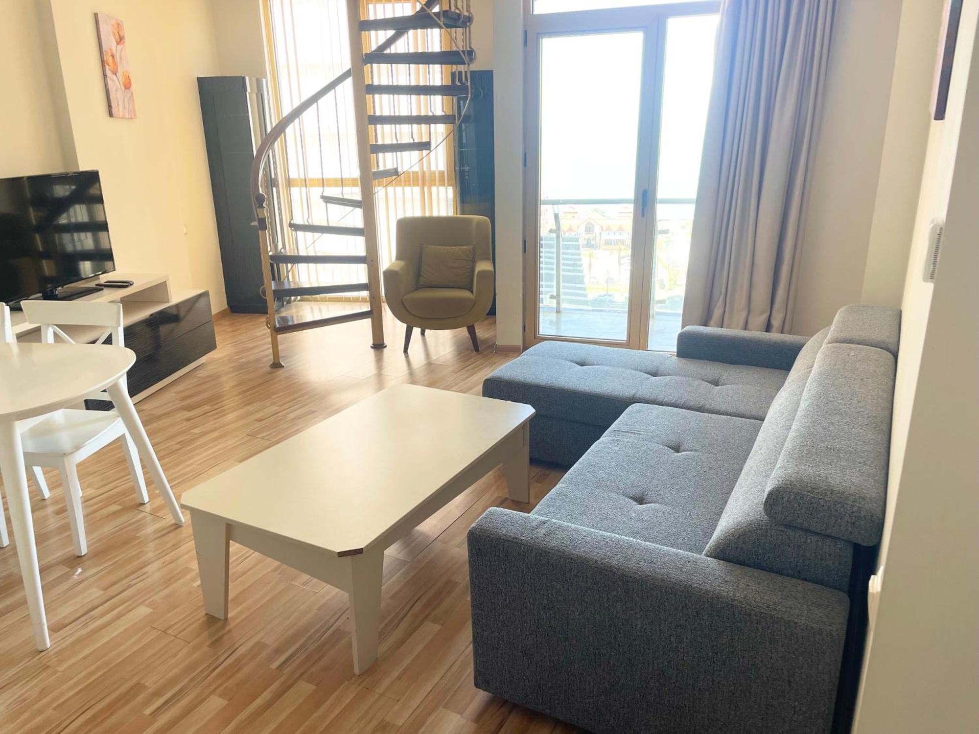 Sea View Apartment Batumi Bagian luar foto